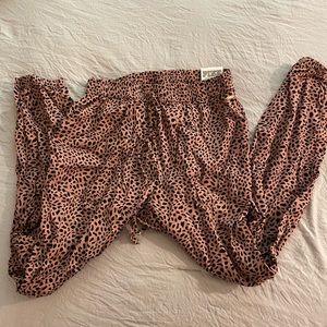 Pink joggers. NWT. Size XS.